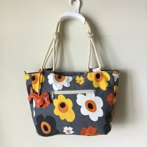 Farmhouse Is My Style "Summer Blooms" Gray Canvas Tote Bag w/Dachshund Bag Charm